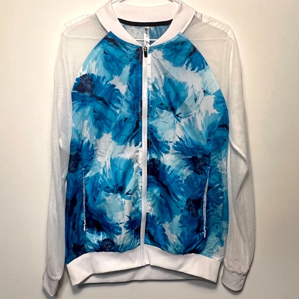 152. NWOT Fabletics floral mwah light layering jacket SZ US M medium